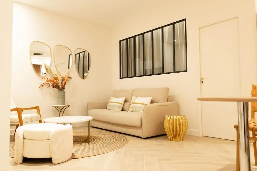 New Luxury & Cozy Apartment - 6P Paris 0*,  France