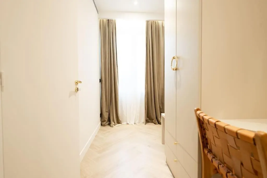 New Luxury & Cozy Apartment - 6P Paris 0*,  France